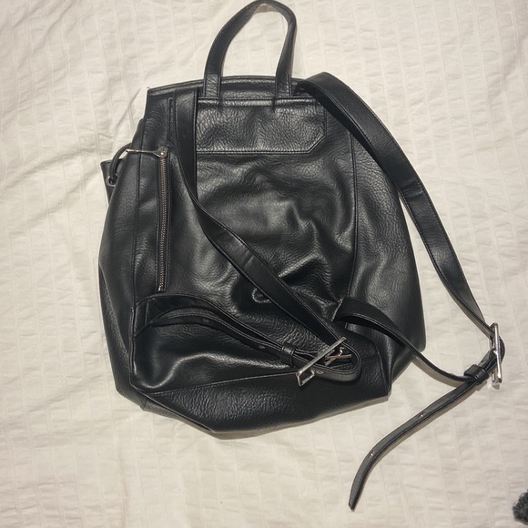 Matt & Nat Draw String Backpack - Picture 2 of 3